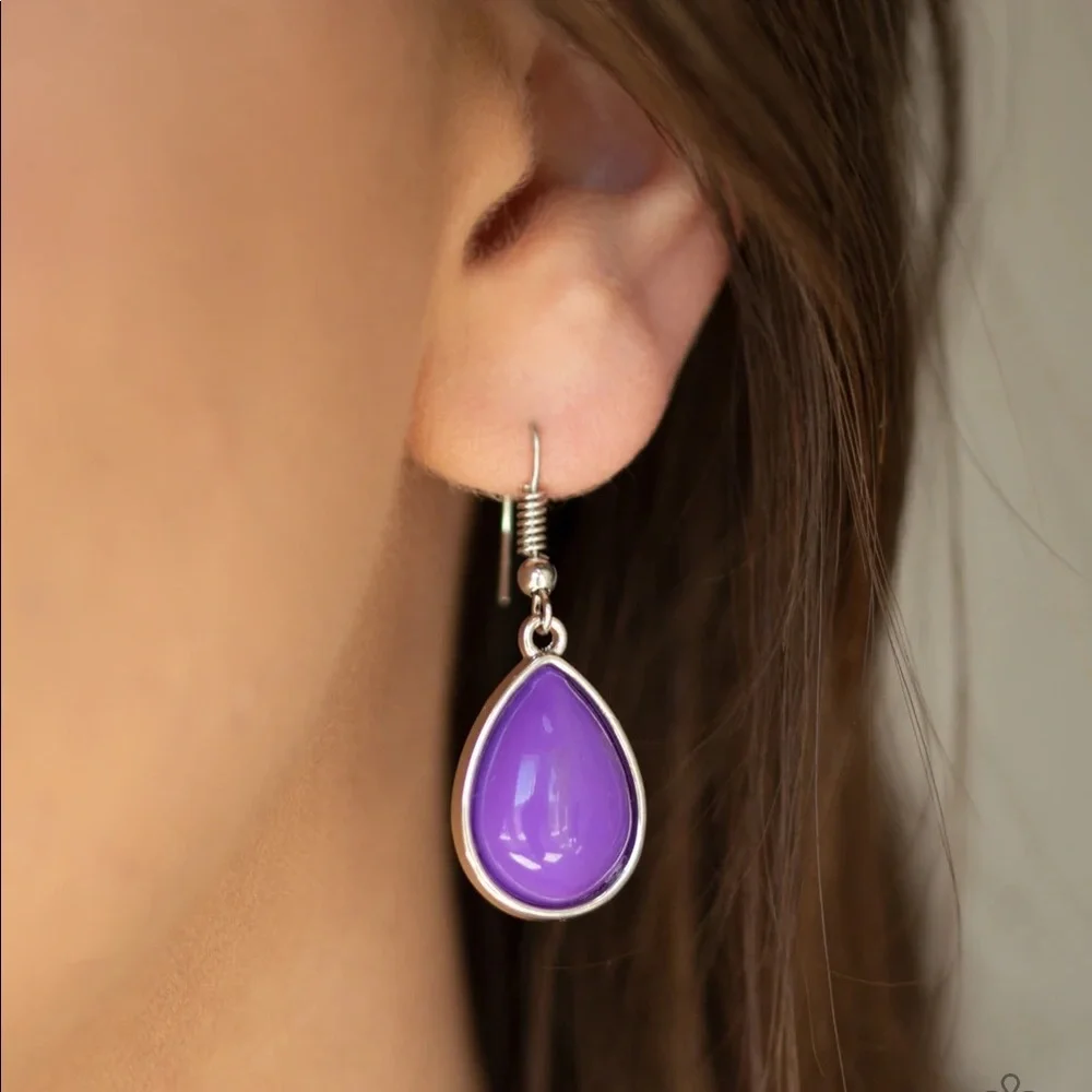 🆕Drop Zone: Purple Necklace and Earrings